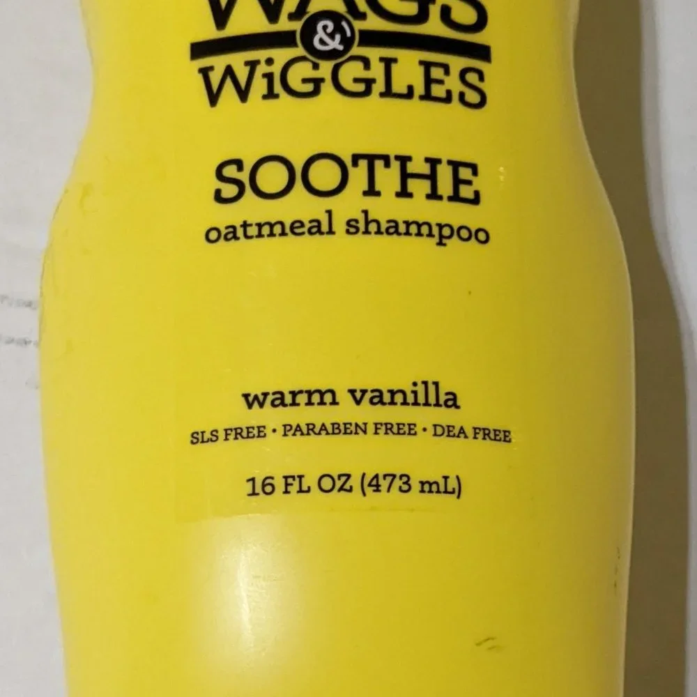 Wags & Wiggles Oatmeal Shampoo for Dogs